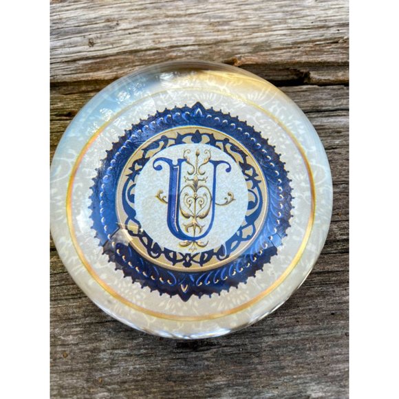 Punch Studios Paperweight Old Script Letter U French Crystal NIB - Picture 7 of 7